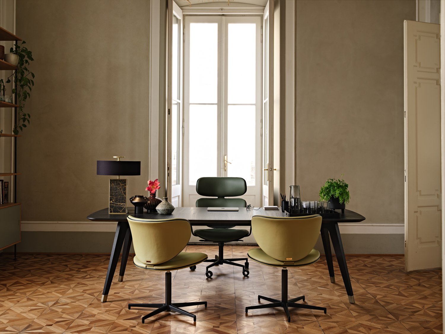 Кресло Фабрика BLACK TIE Kalida Office 